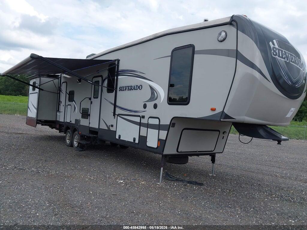 5SFBG412XEE276253 2014 HEARTLAND BIGHORN SILVERADO photo no. 1