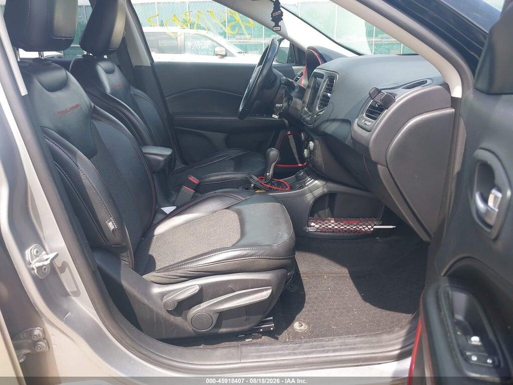 3C4NJDDB5KT671742 2019 JEEP COMPASS photo no. 5