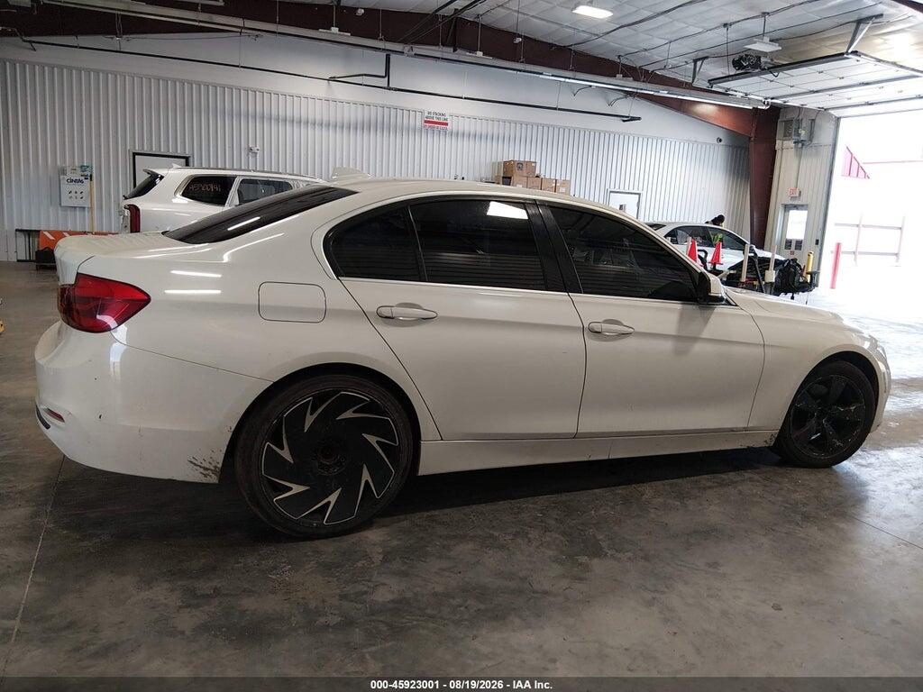 WBA8D9G54JNU70028 2018 BMW 330I photo no. 12