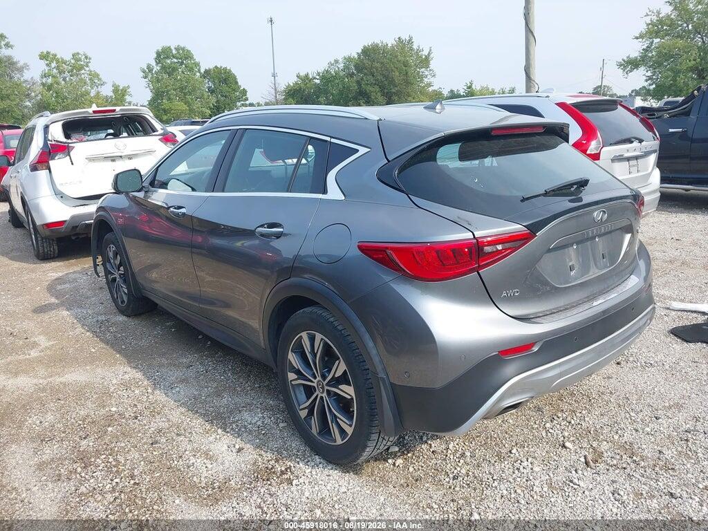 SJKCH5CR7JA054210 2018 INFINITI QX30 photo no. 3