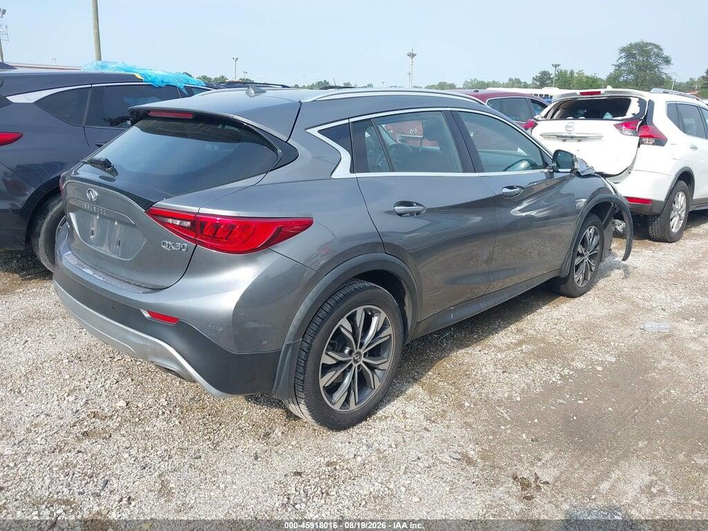 SJKCH5CR7JA054210 2018 INFINITI QX30 photo no. 4