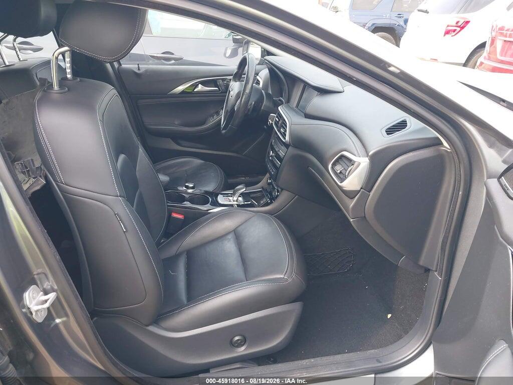 SJKCH5CR7JA054210 2018 INFINITI QX30 photo no. 5