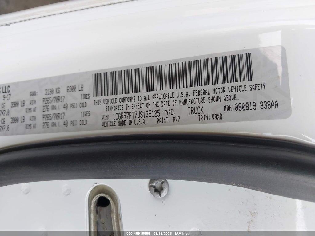 1C6RR7FT7JS135125 2018 RAM 1500 photo no. 9