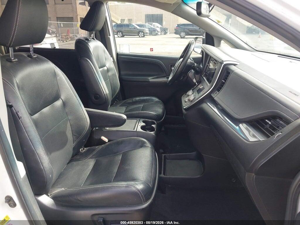 5TDXZ3DC2HS880668 2017 TOYOTA SIENNA photo no. 5