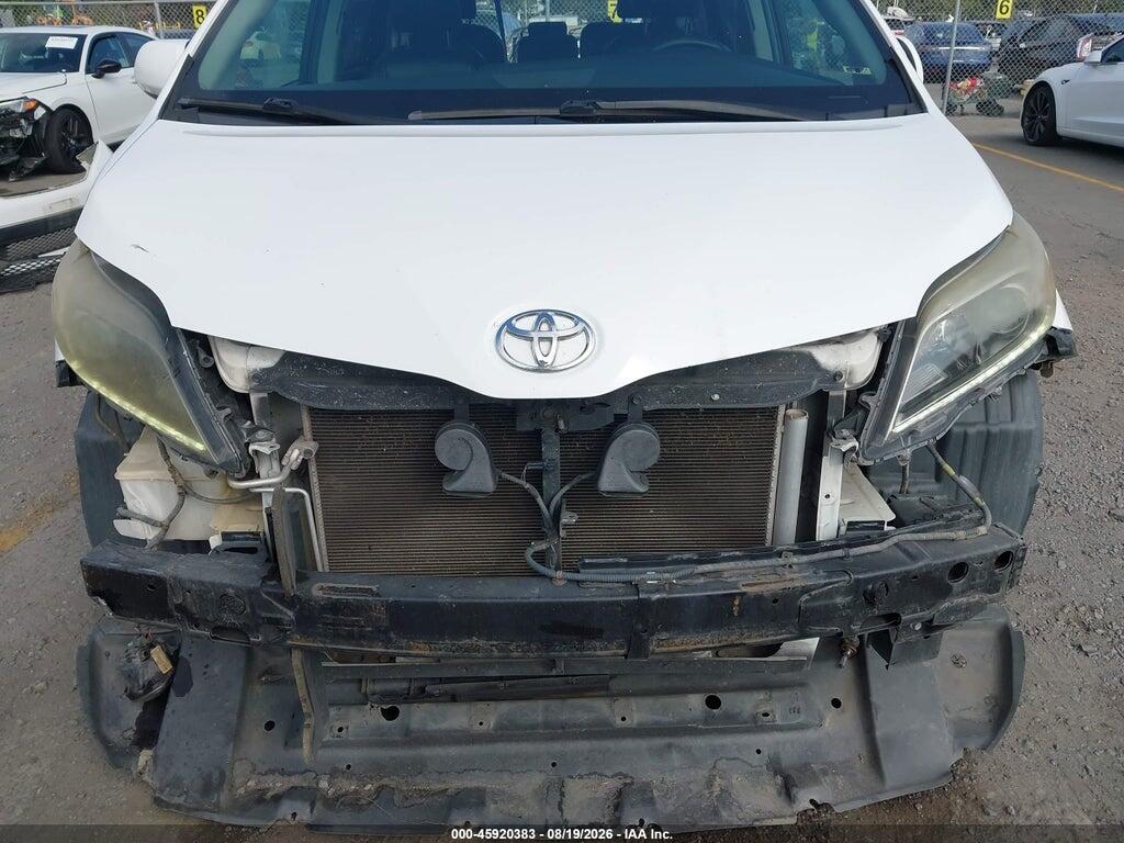 5TDXZ3DC2HS880668 2017 TOYOTA SIENNA photo no. 6
