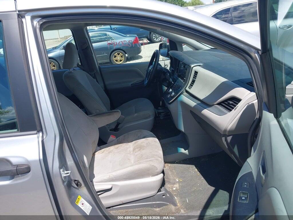 5TDZZ3DC7HS871294 2017 TOYOTA SIENNA photo no. 5