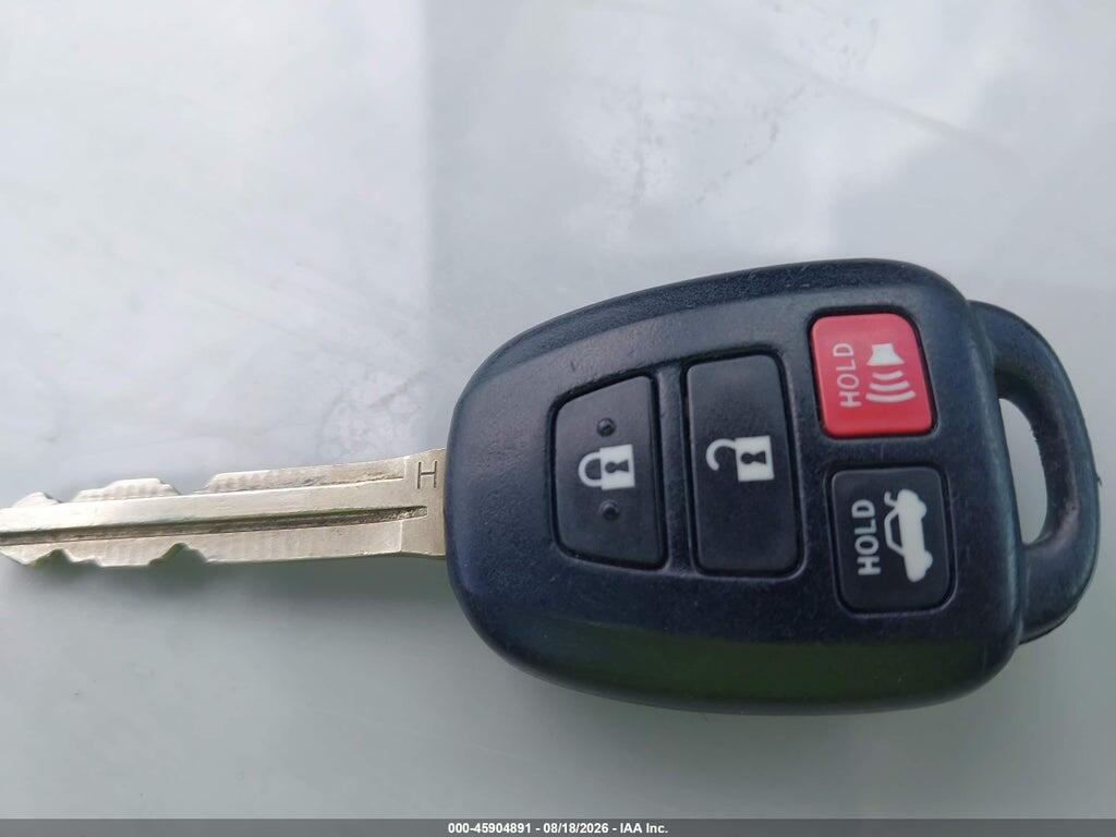 5YFBURHEXJP776211 2018 TOYOTA COROLLA photo no. 11