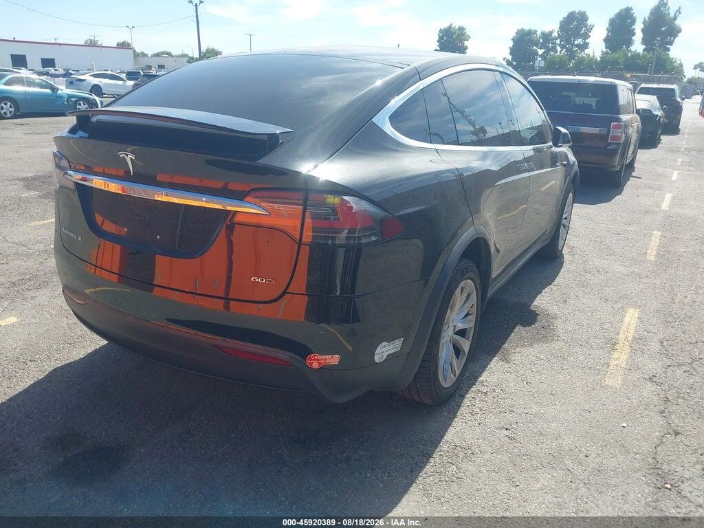 5YJXCDE22GF026263 2016 TESLA MODEL X photo no. 4