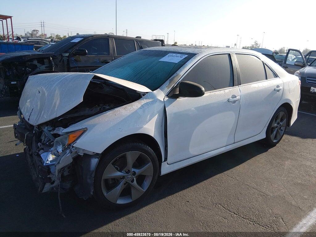 4T1BF1FK3EU410535 2014 TOYOTA CAMRY photo no. 2