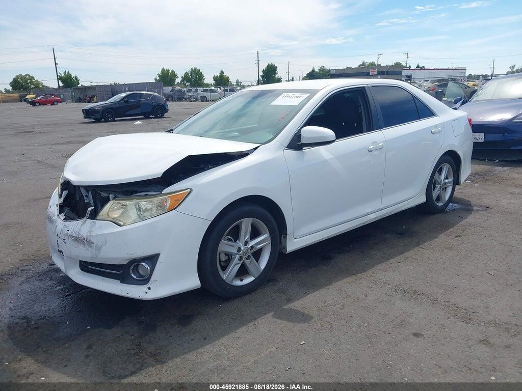 4T1BF1FK3EU350028 2014 TOYOTA CAMRY photo no. 2