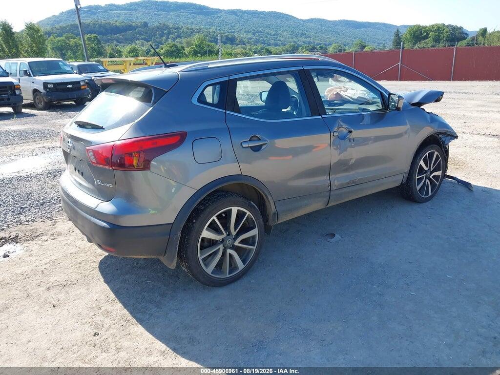 JN1BJ1CR9HW125256 2017 NISSAN ROGUE SPORT photo no. 4