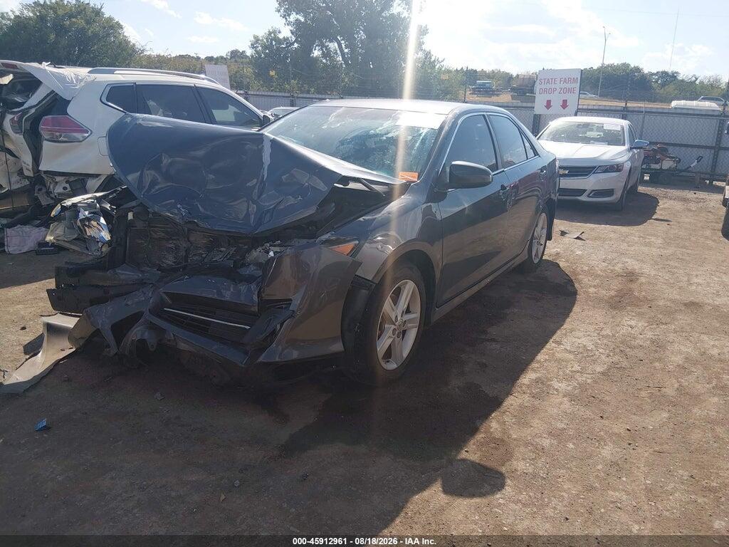 4T1BF1FK2EU435328 2014 TOYOTA CAMRY photo no. 2