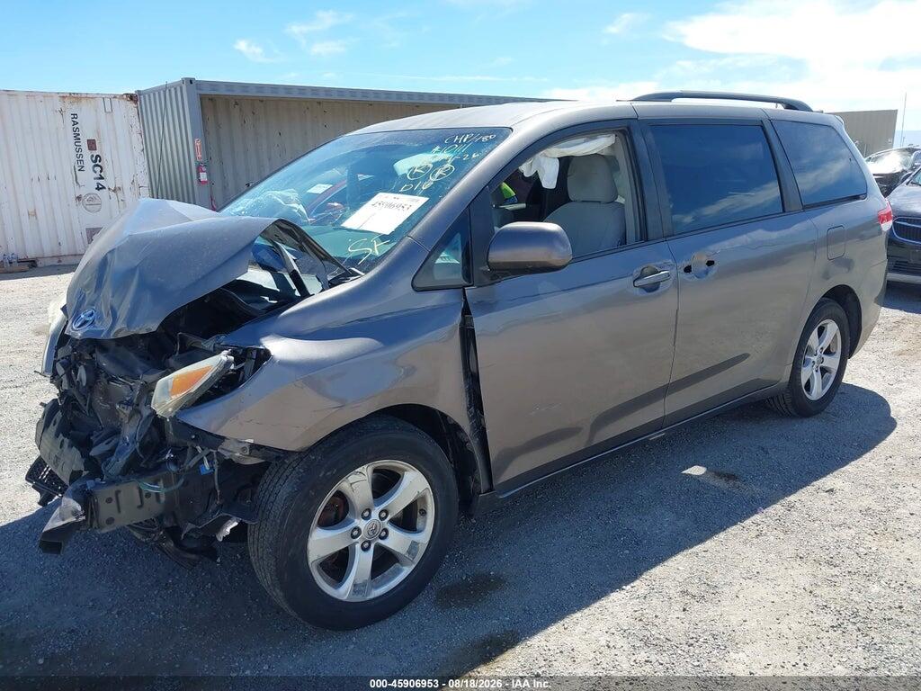 5TDKK3DC3ES469340 2014 TOYOTA SIENNA photo no. 2