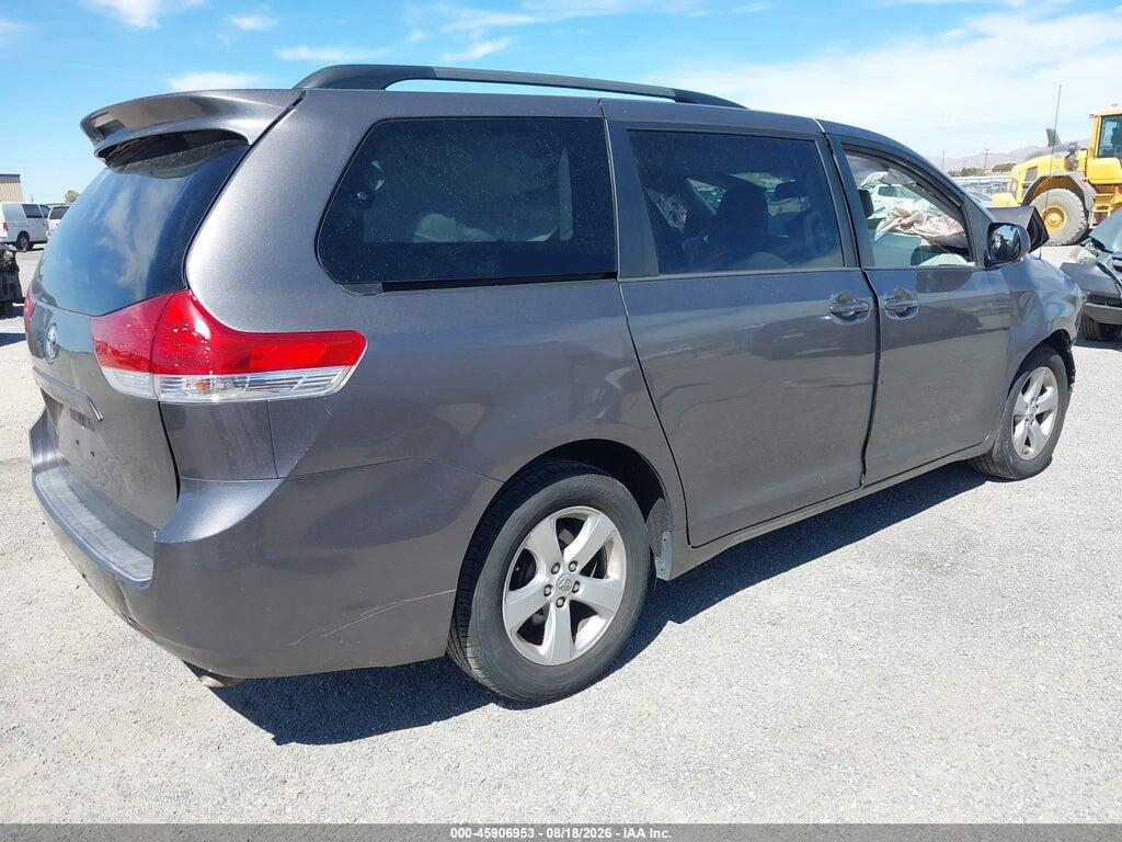 5TDKK3DC3ES469340 2014 TOYOTA SIENNA photo no. 4