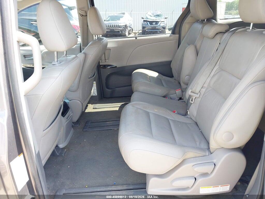 5TDYZ3DC7HS767559 2017 TOYOTA SIENNA photo no. 8