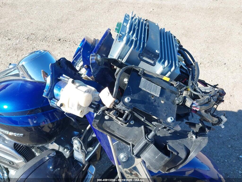 1HD1TAN18FB958625 2015 HARLEY-DAVIDSON FLTRUSE photo no. 11