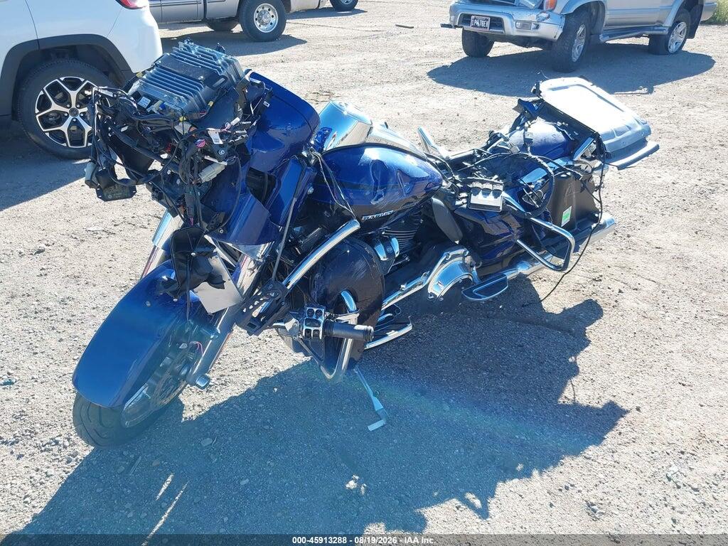 1HD1TAN18FB958625 2015 HARLEY-DAVIDSON FLTRUSE photo no. 2