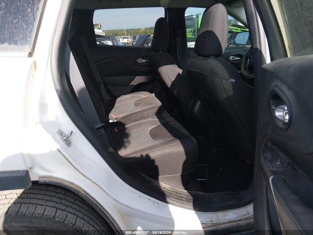 1C4PJMCB8KD337639 2019 JEEP CHEROKEE photo no. 8