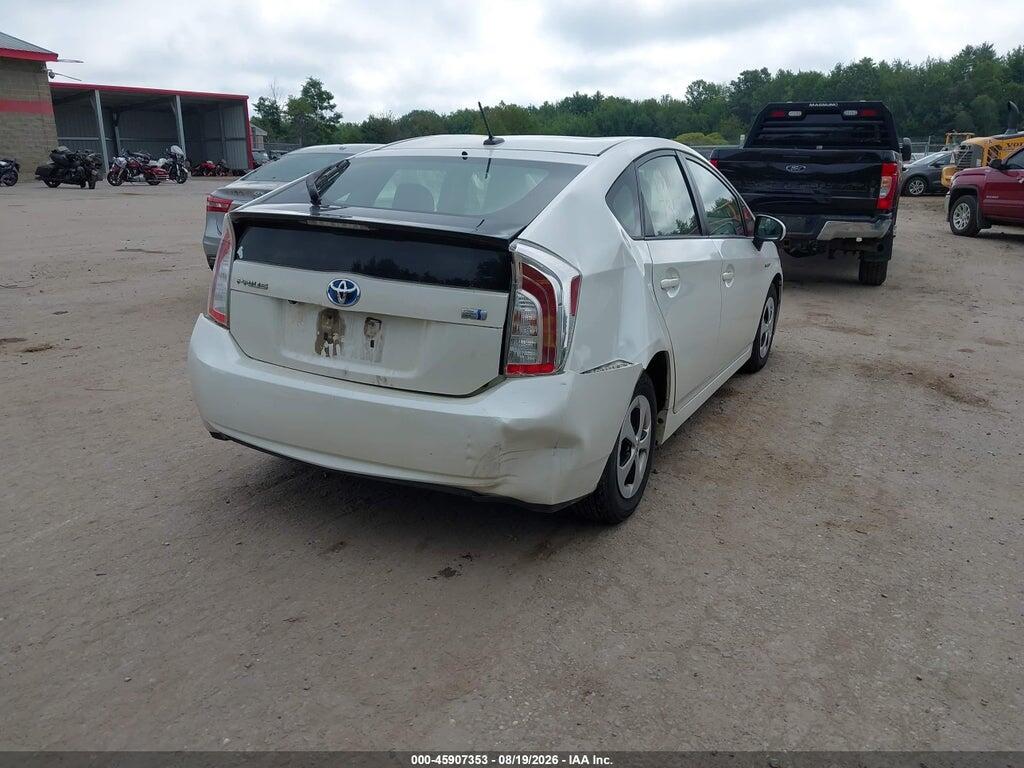 JTDKN3DU1F1885742 2015 TOYOTA PRIUS photo no. 4