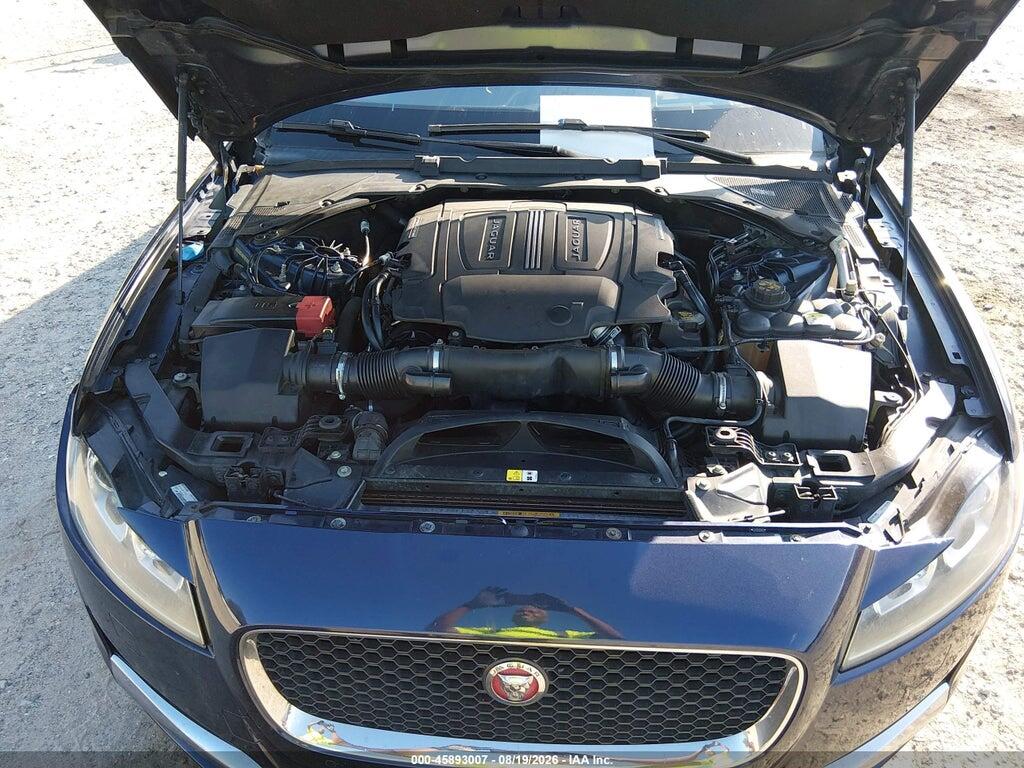 SAJBE4BV9GCY08075 2016 JAGUAR XF photo no. 10