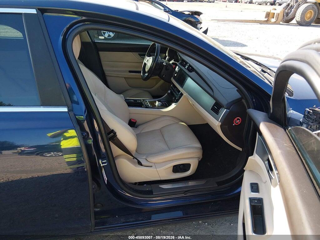 SAJBE4BV9GCY08075 2016 JAGUAR XF photo no. 5