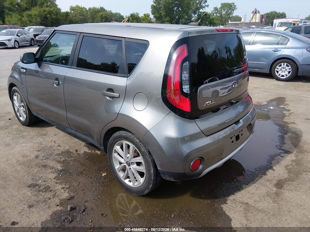 KNDJP3A51J7599382 2018 KIA SOUL photo no. 3