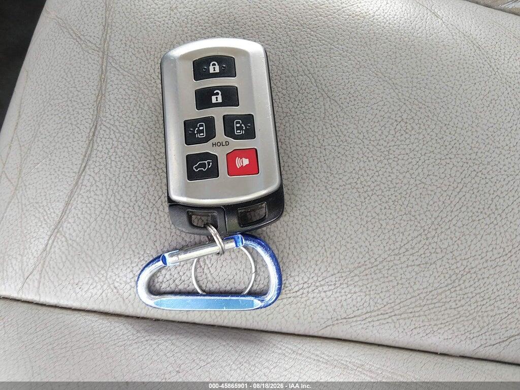 5TDYK3DC9ES514484 2014 TOYOTA SIENNA photo no. 11