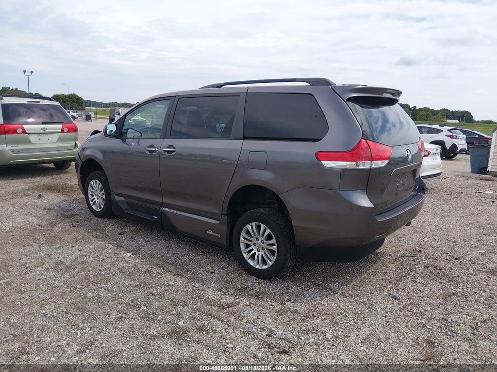 5TDYK3DC9ES514484 2014 TOYOTA SIENNA photo no. 3