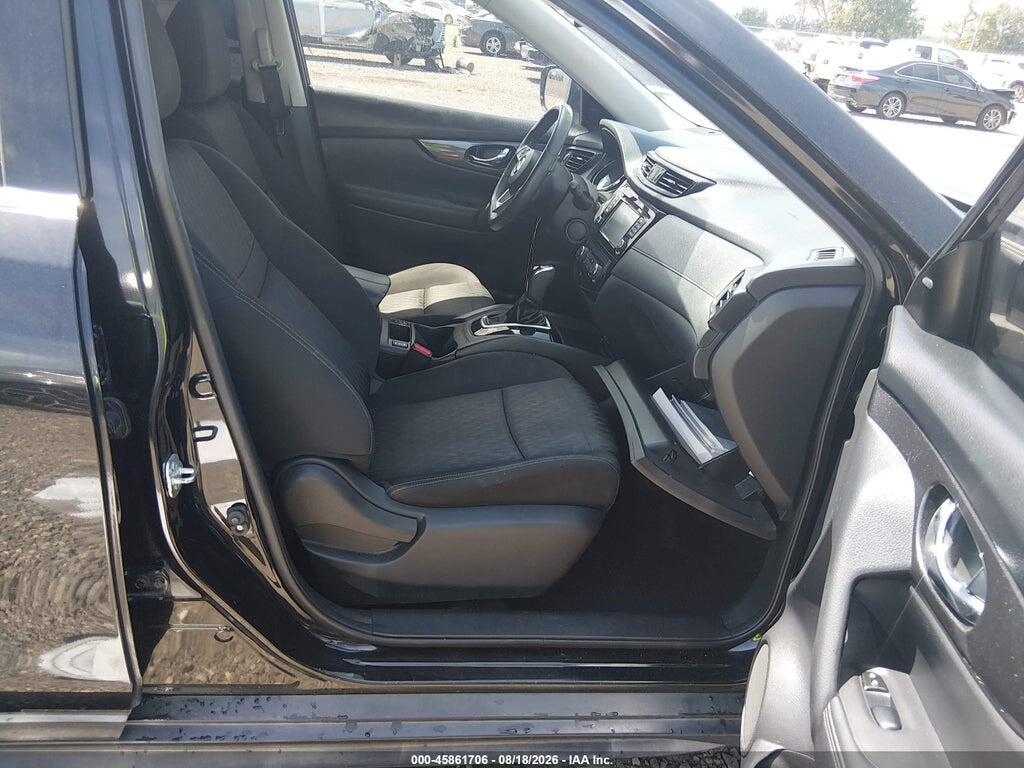 KNMAT2MT8HP608797 2017 NISSAN ROGUE photo no. 5