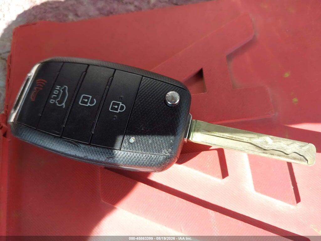 KNDJP3A59G7277744 2016 KIA SOUL photo no. 11