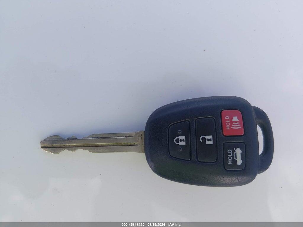 2T1BURHE7FC470610 2015 TOYOTA COROLLA photo no. 11
