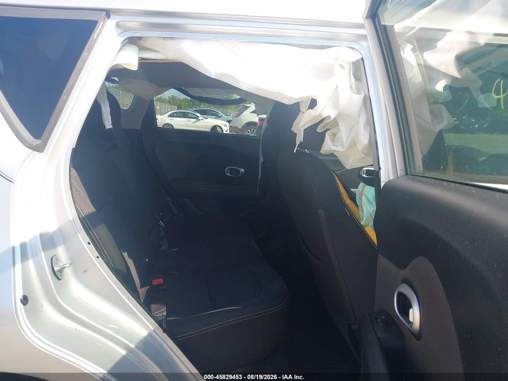 KNDJP3A58F7790790 2015 KIA SOUL photo no. 8