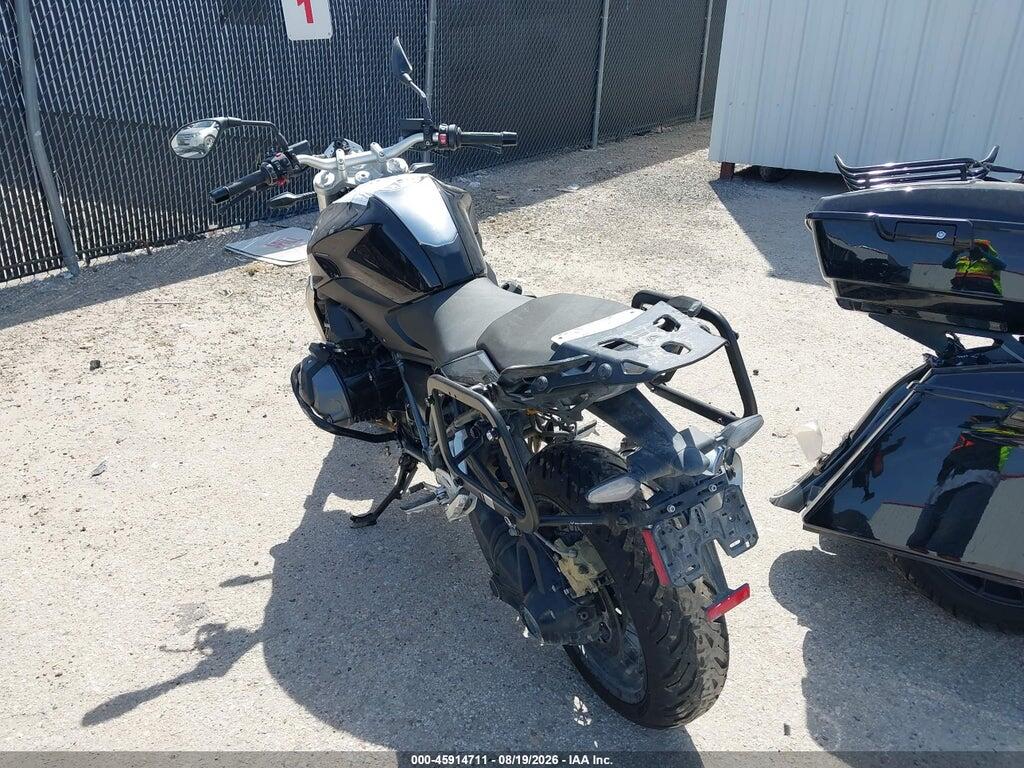 WB10M7305P6H82456 2023 BMW R 1250 photo no. 3