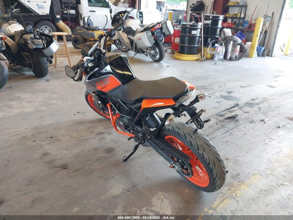 MD2JPC402PC026727 2023 KTM 200 photo no. 3