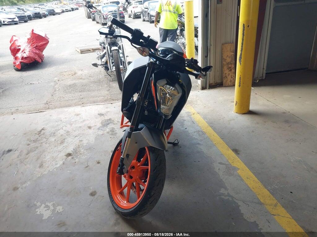 MD2JPC402PC026727 2023 KTM 200 photo no. 5