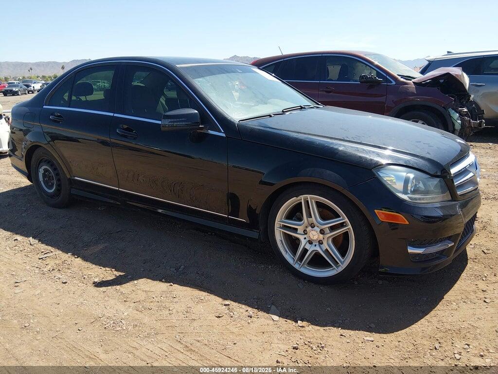 2013 MERCEDES-BENZ C 250 WDDGF4HB7DA808863