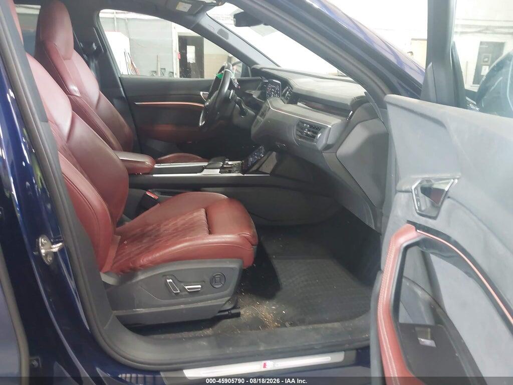 WA1ACBGE3PB010488 2023 AUDI E-TRON S photo no. 5