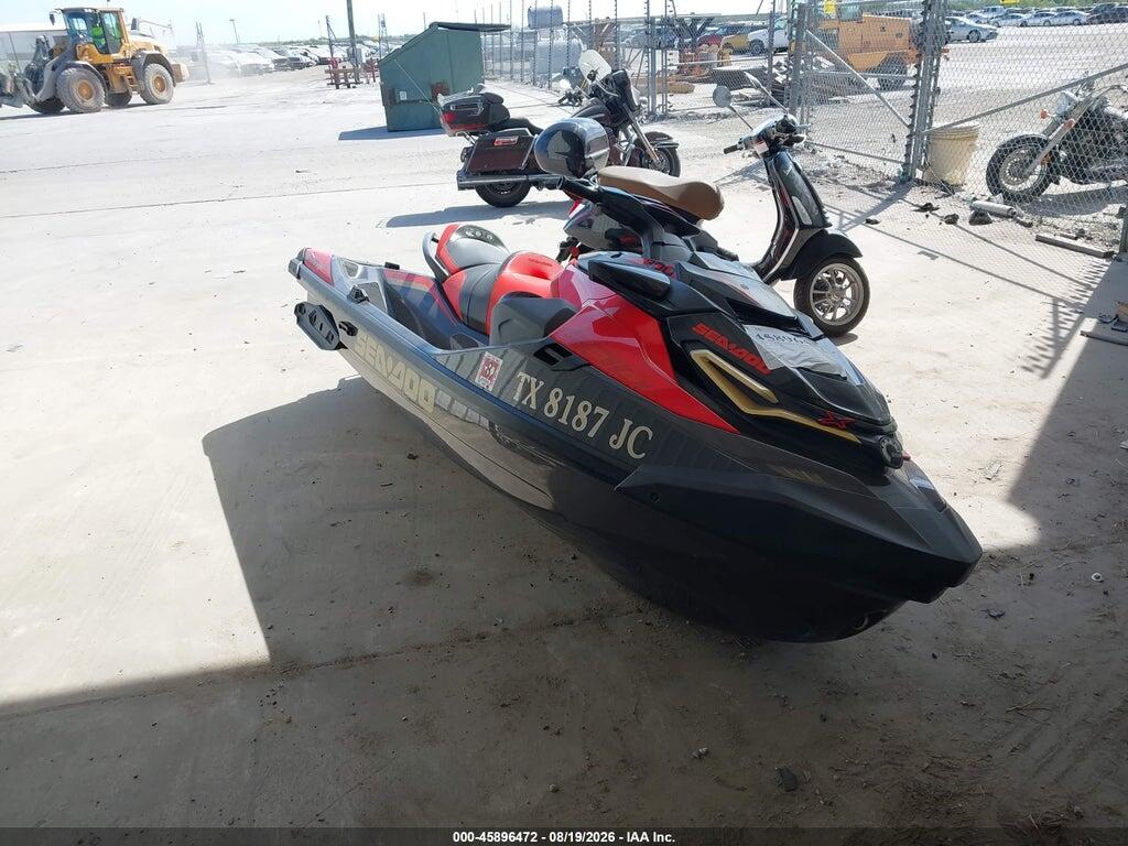 2020 SEADOO RXT-X 300 00000YDV65350D020