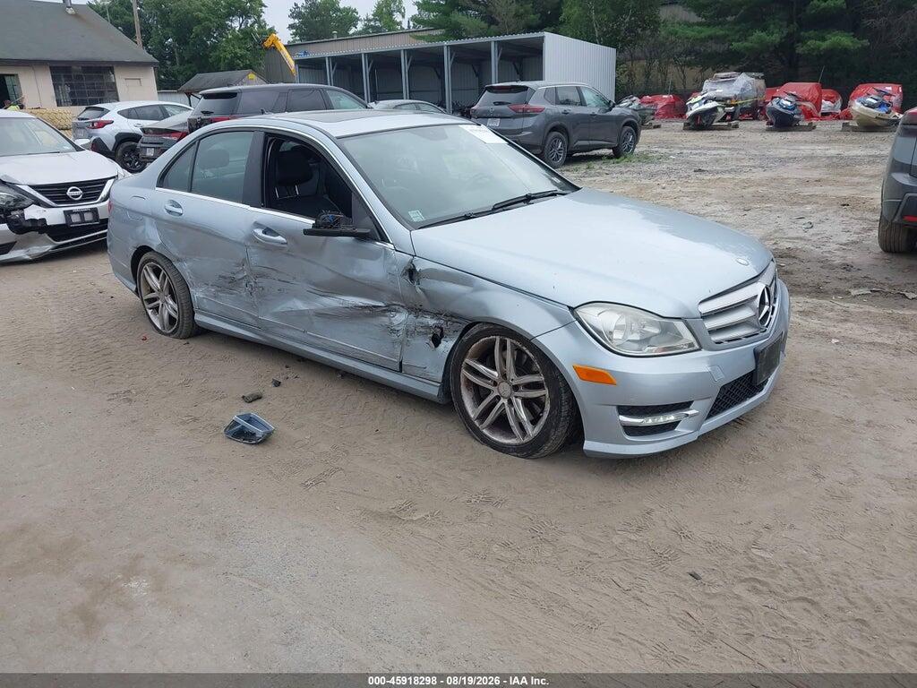 2013 MERCEDES-BENZ C 300 WDDGF8AB8DG072689