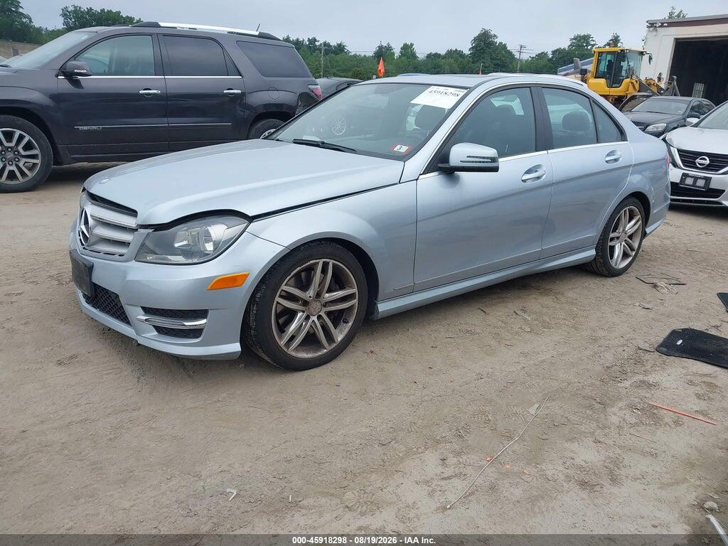 WDDGF8AB8DG072689 2013 MERCEDES-BENZ C 300 photo no. 2