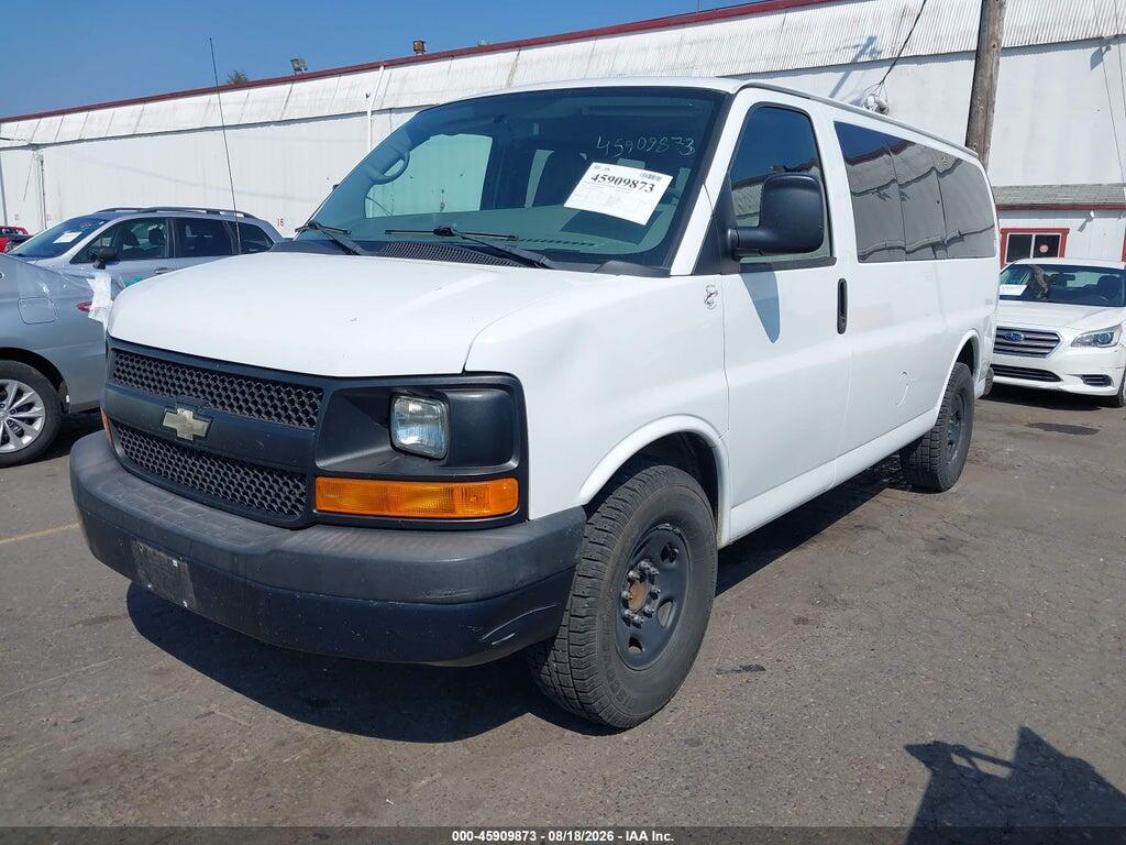 1GAWGPFA6D1161024 2013 CHEVROLET EXPRESS 2500 photo no. 2