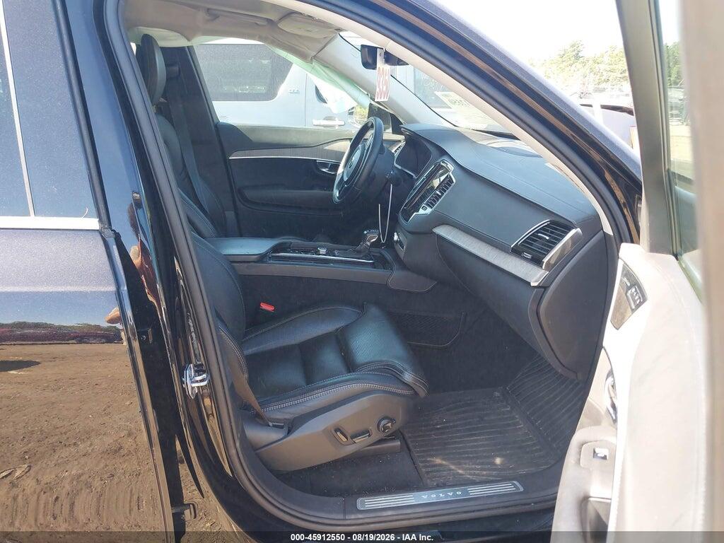 YV4A22PLXM1675751 2021 VOLVO XC90 photo no. 5