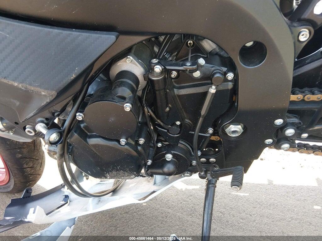 JS1GR7MA2R7100129 2024 SUZUKI GSX-R750 photo no. 8
