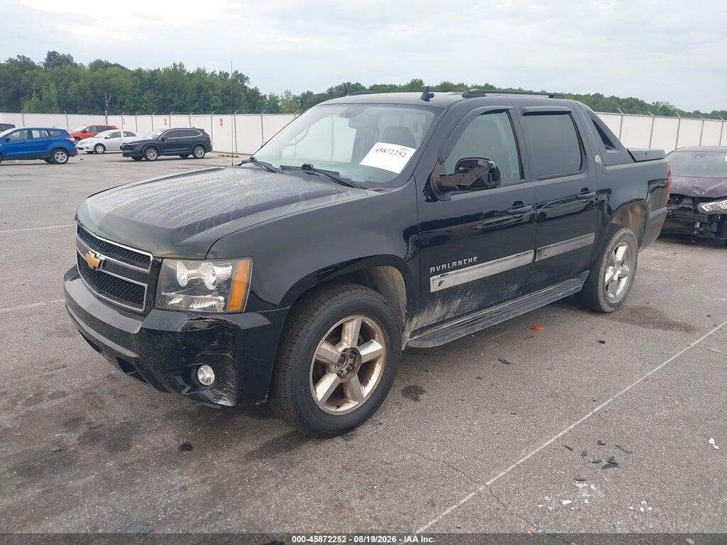 3GNTKFE71DG119751 2013 CHEVROLET AVALANCHE photo no. 2