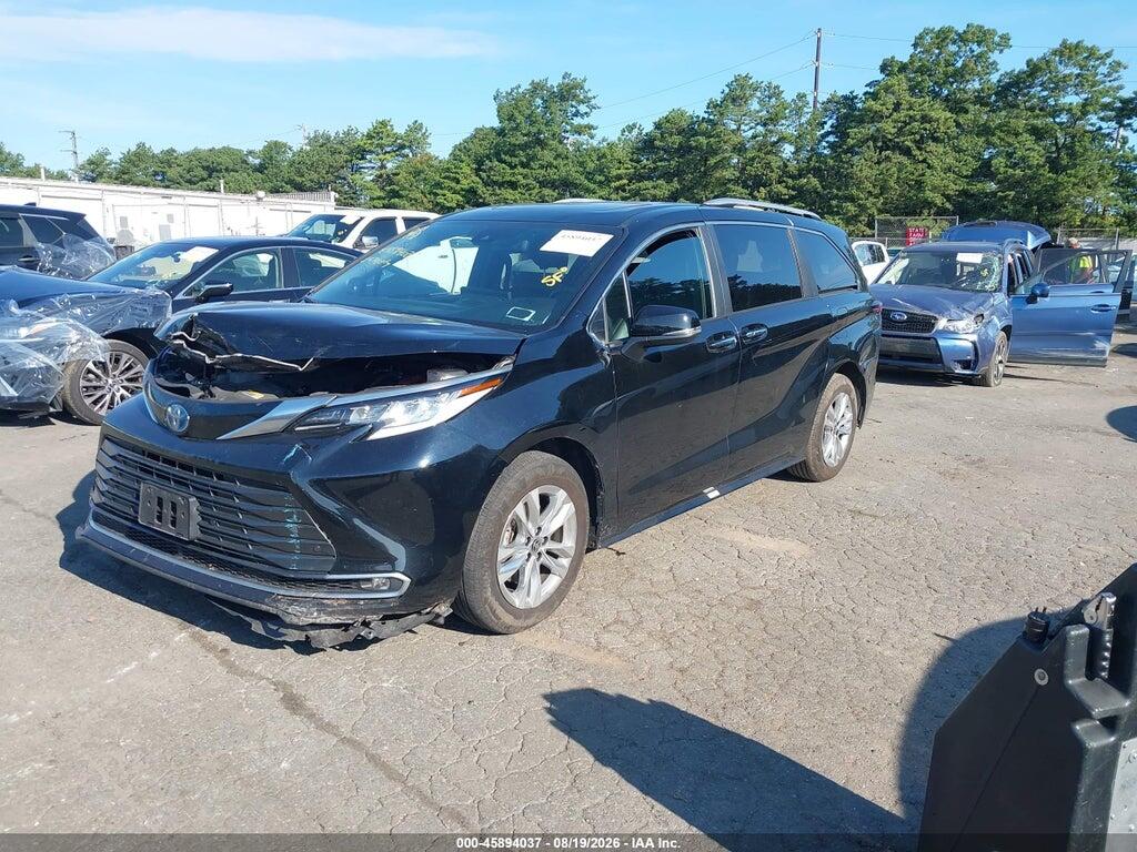 5TDZSKFC7SS157376 2025 TOYOTA SIENNA photo no. 2