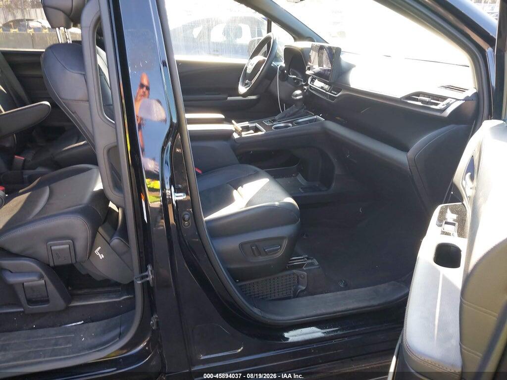 5TDZSKFC7SS157376 2025 TOYOTA SIENNA photo no. 5
