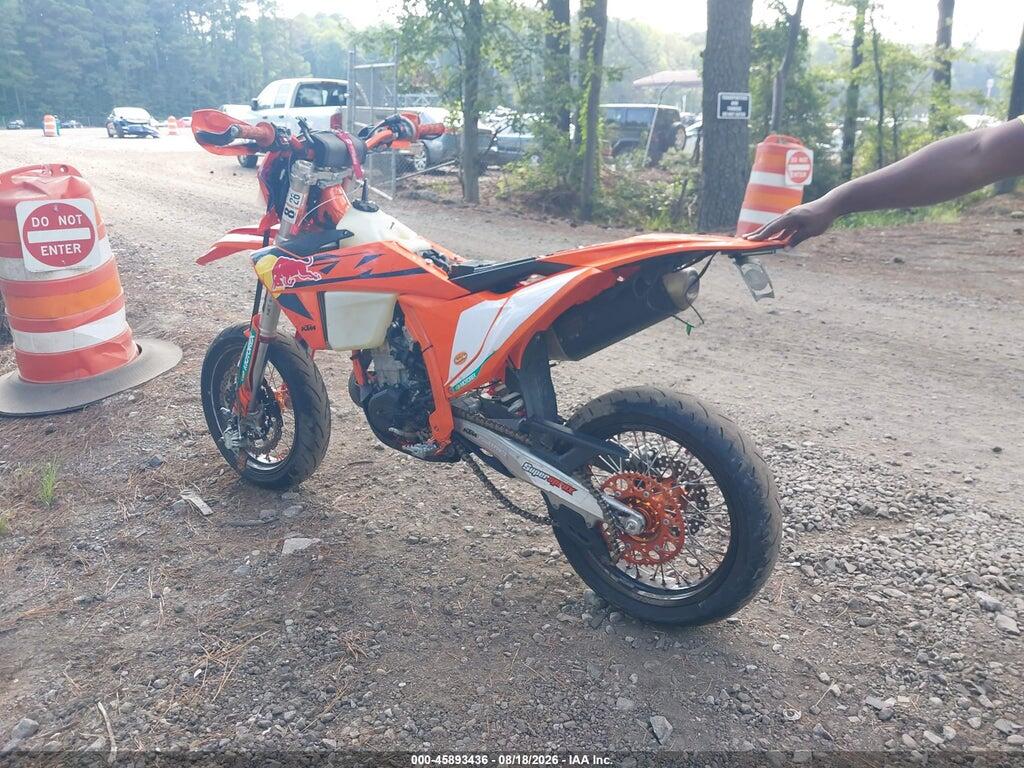 VBKEXJ402SM467626 2025 KTM 500 photo no. 3
