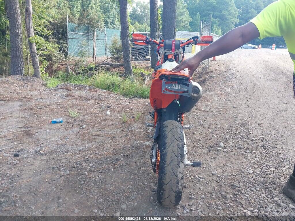VBKEXJ402SM467626 2025 KTM 500 photo no. 6