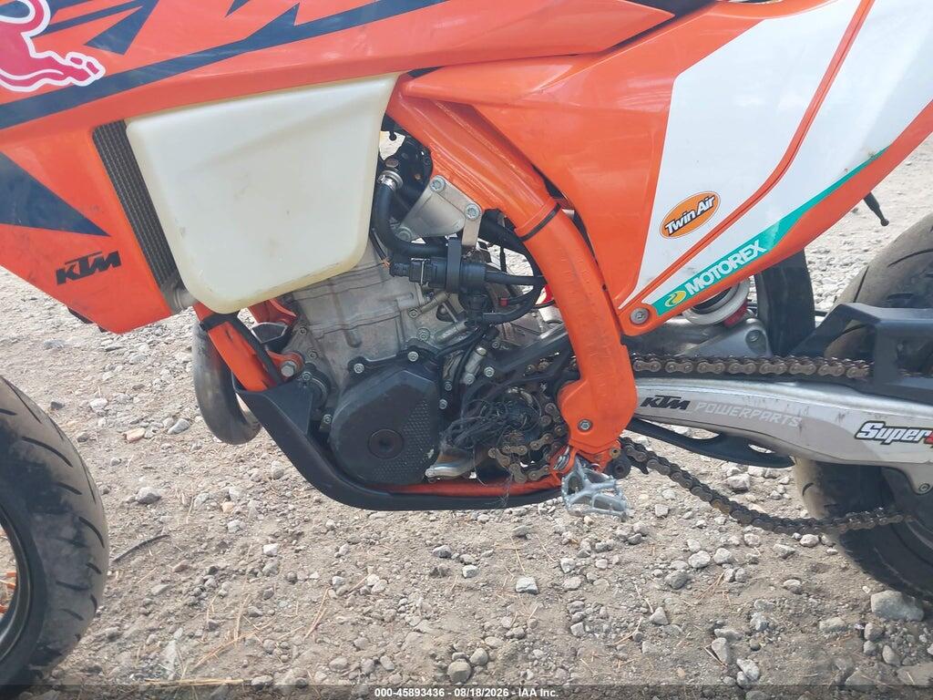 VBKEXJ402SM467626 2025 KTM 500 photo no. 9