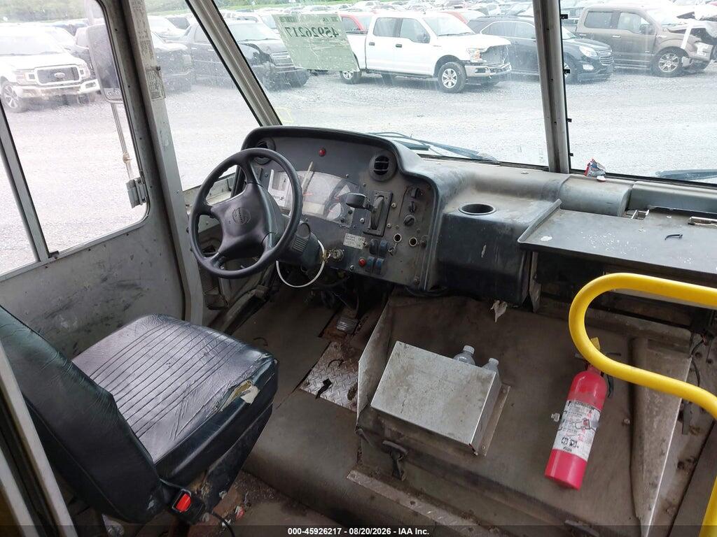 5B4MFG2E8C3448786 2012 WORKHORSE CUSTOM CHASSIS COMMERCIAL CHASSIS photo no. 2